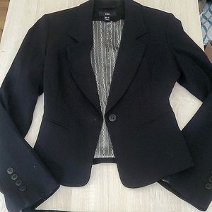 Black women's suit sz 4